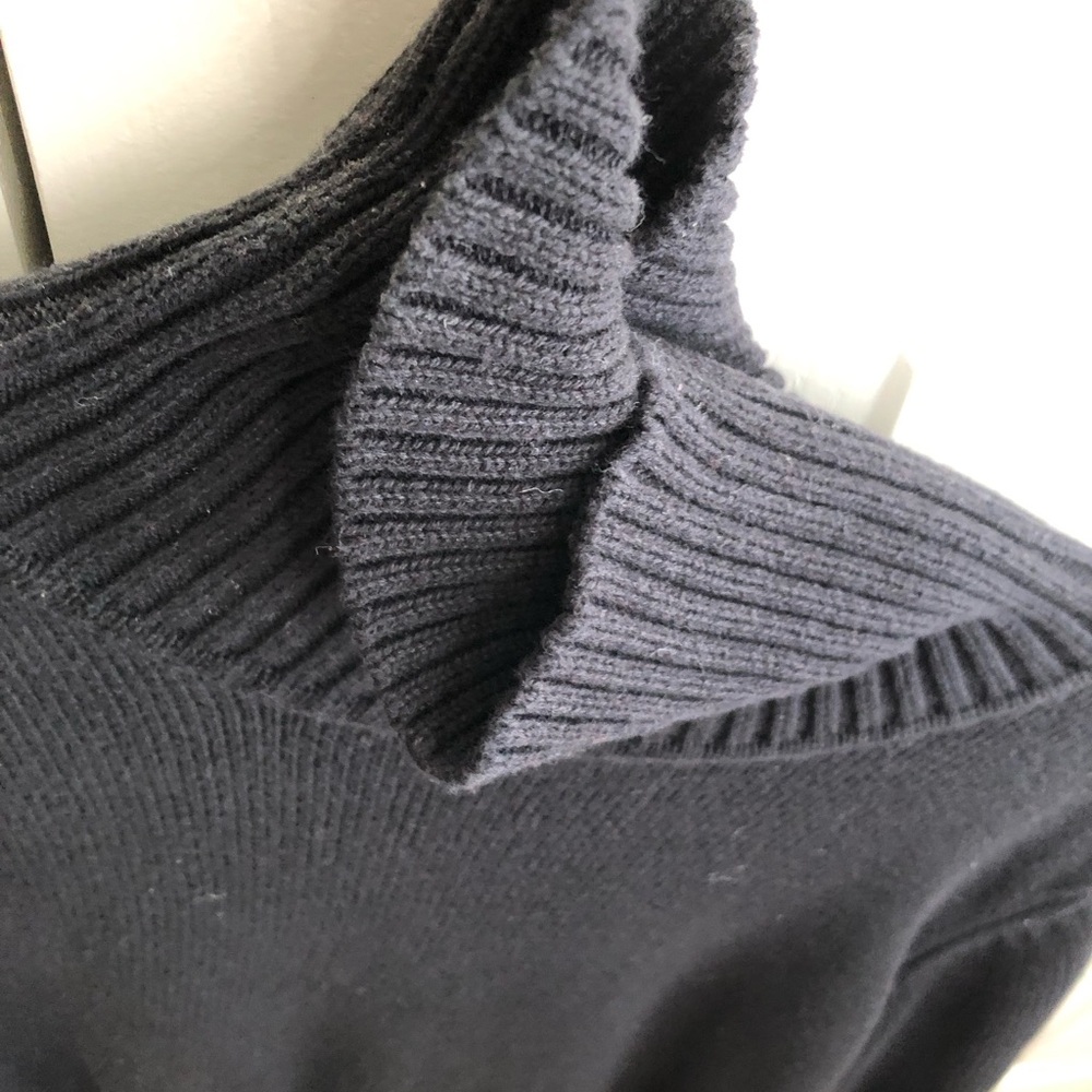 Black top - Picture 2 of 3
